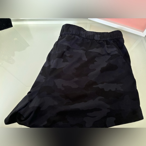 Lululemon Stroll at Sundown Short 3"
Heritage 365 Camo Deep Coal Multi - Picture 7 of 7